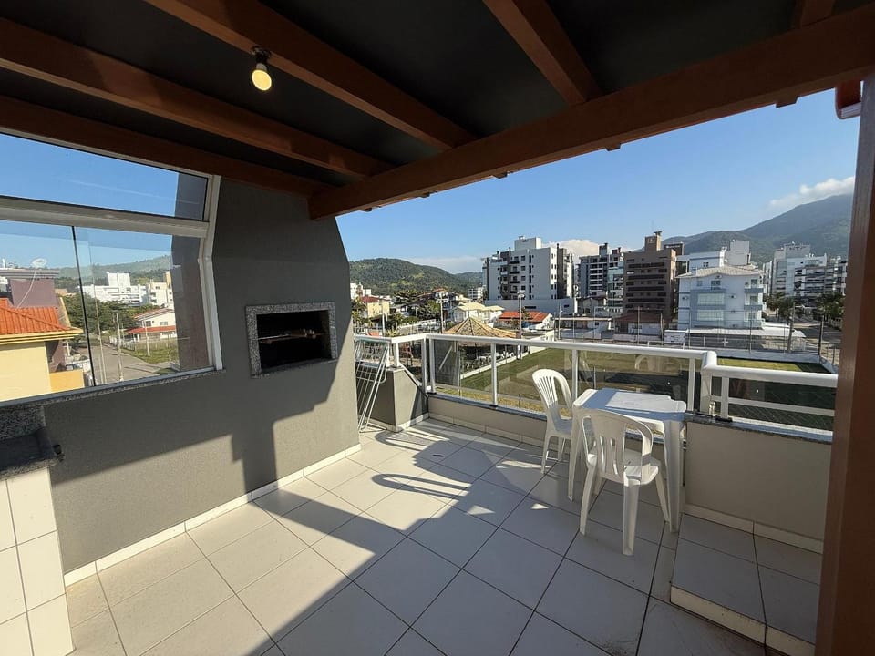 Cód 124- Cobertura com vista á 50m do mar Apartment in Florianopolis