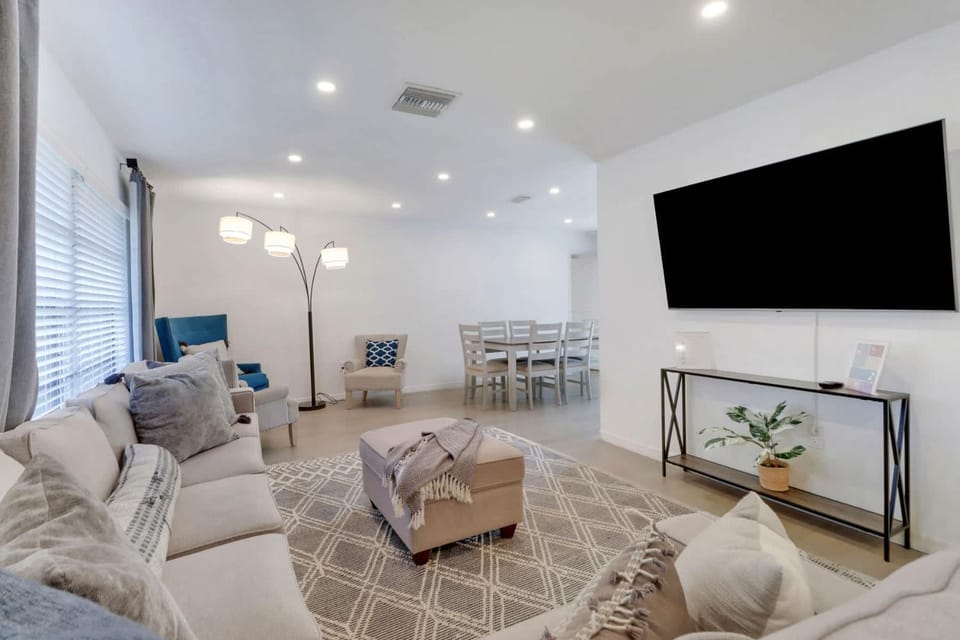 High Tide - 3 Br Sleeps 6 - Private Pool - Games House in Naples