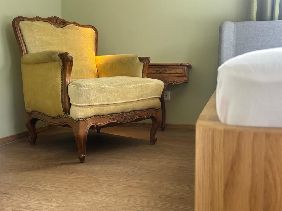 Seating area, Bedroom