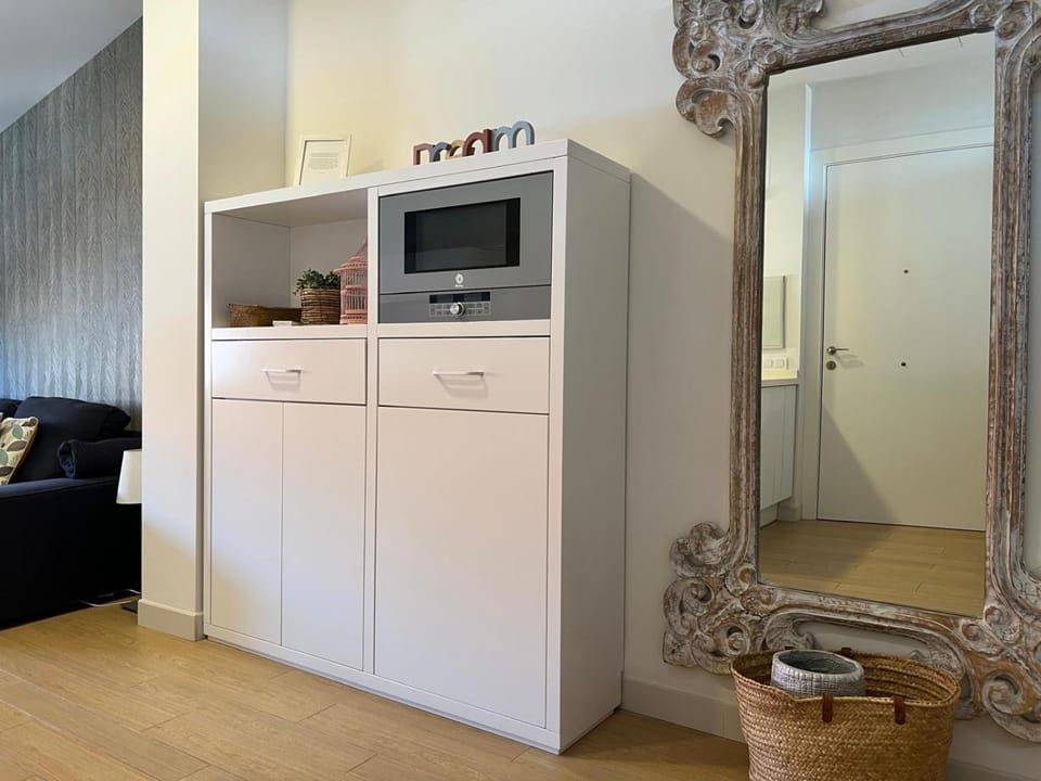 Kitchen or kitchenette, oven, pet friendly, wardrobe