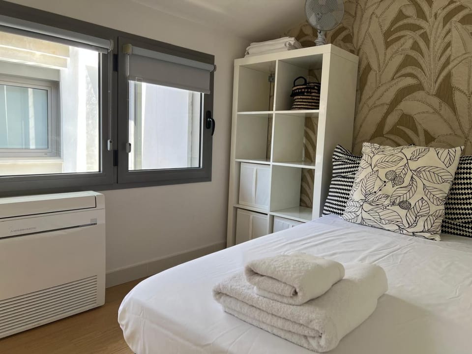 Bed, Photo of the whole room, Bedroom, towels, wardrobe