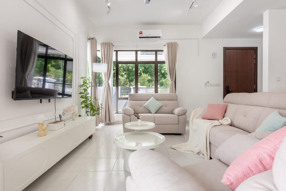 TV and multimedia, Living room, Seating area