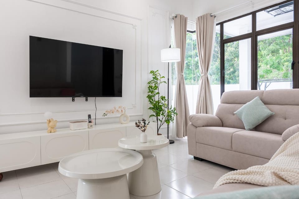 TV and multimedia, Living room, Seating area