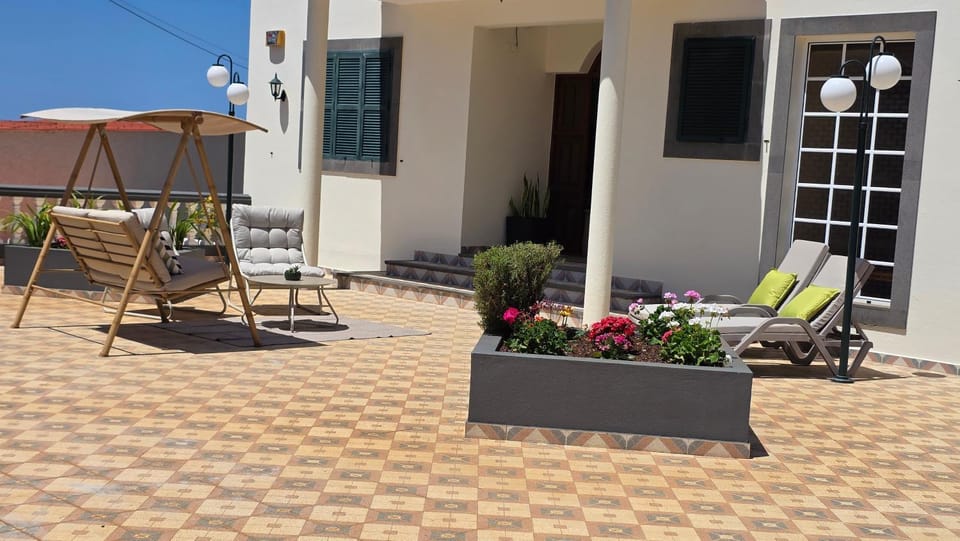 Patio, Day, Balcony/Terrace, sunbed