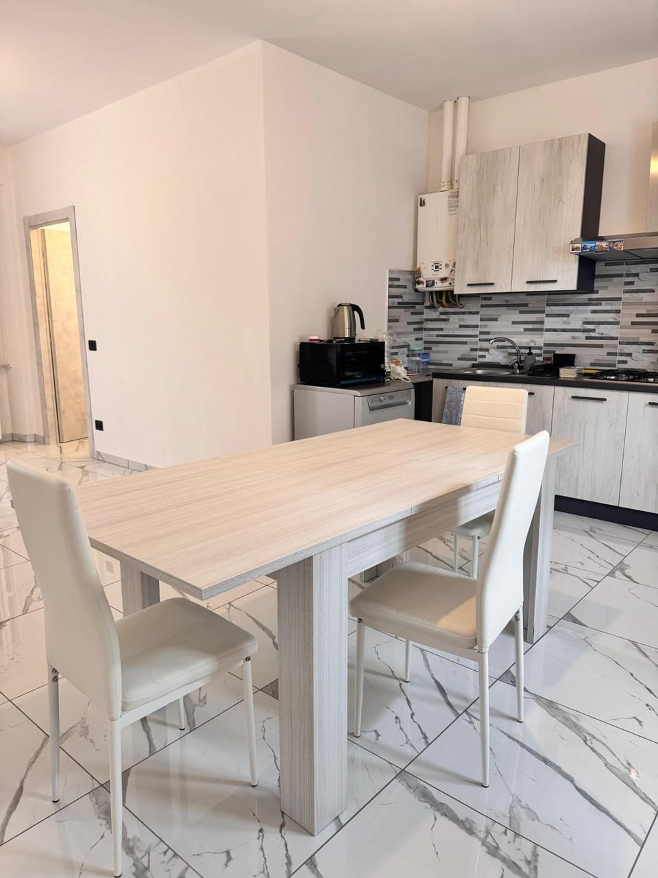 Kitchen or kitchenette, Living room, Seating area, Dining area, pet friendly, stove