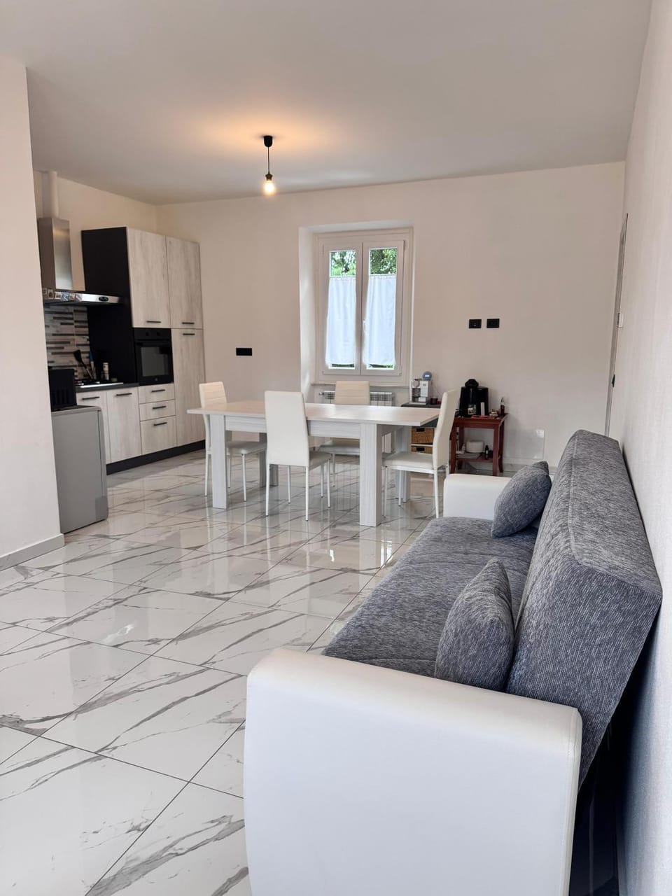 Living room, Seating area, oven, pet friendly