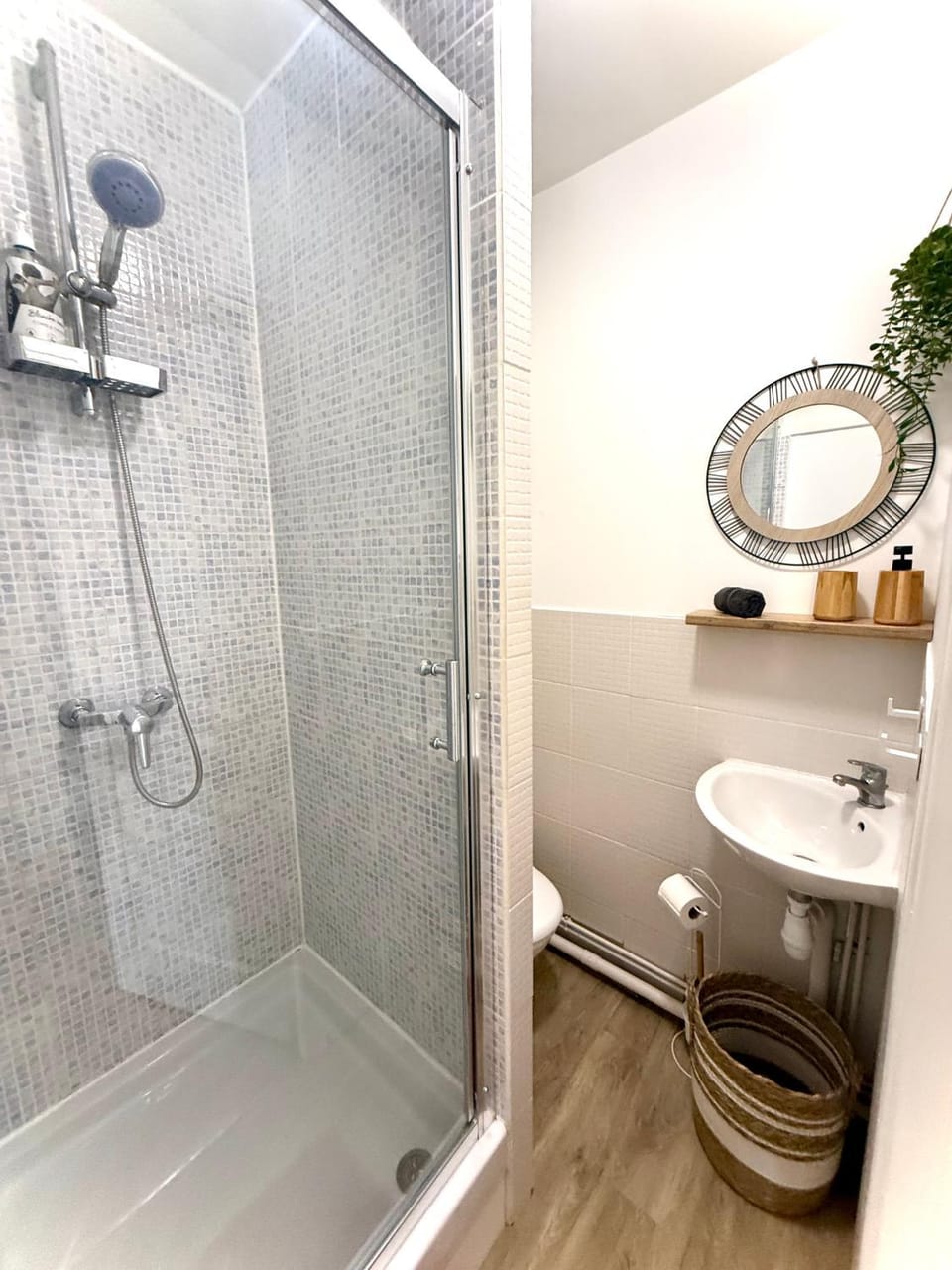 Shower, Toilet, Bathroom