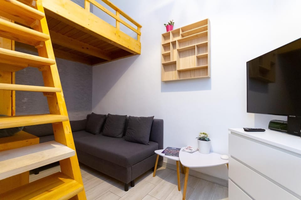 Swarz's Downtown Apartment by NW Apartment in Budapest