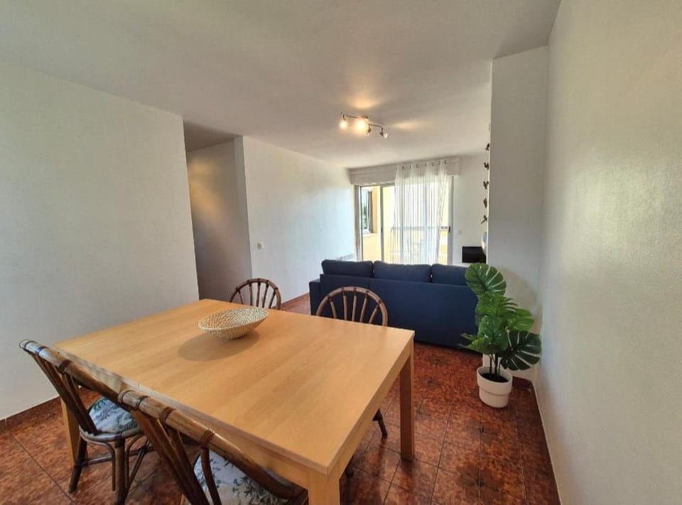 T3, place de parking privé, proche de la gare de Bandol et à proximité du centre-ville Apartment in Bandol