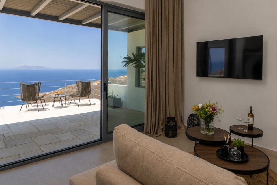Natural landscape, Balcony/Terrace, Living room, Seating area, Evening entertainment, Sea view