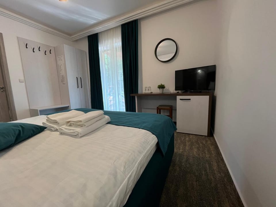 TV and multimedia, Bedroom, towels