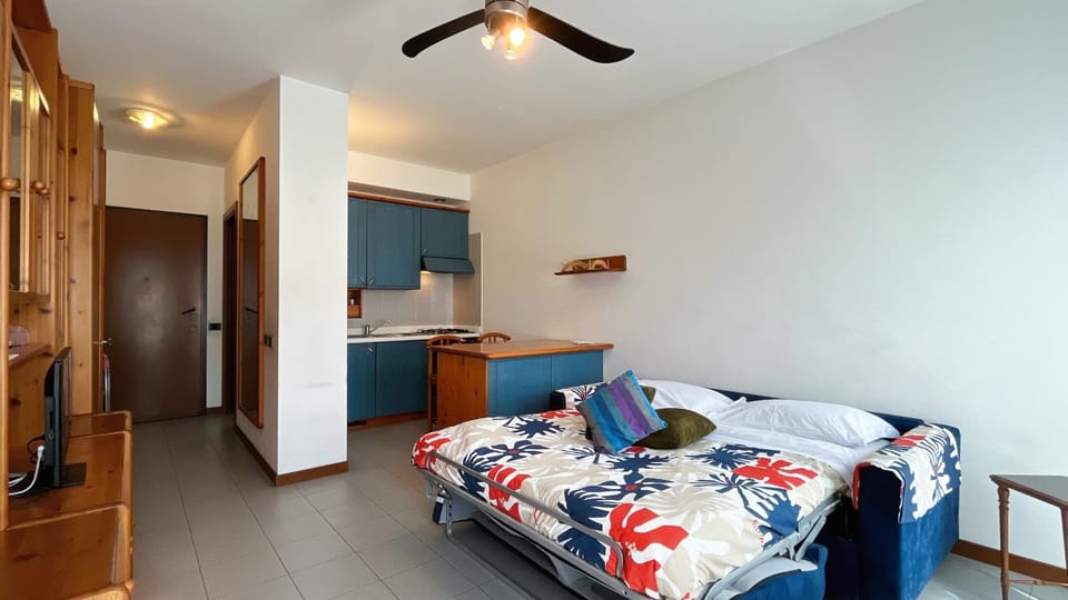 Kitchen or kitchenette, Photo of the whole room, Bedroom, wardrobe