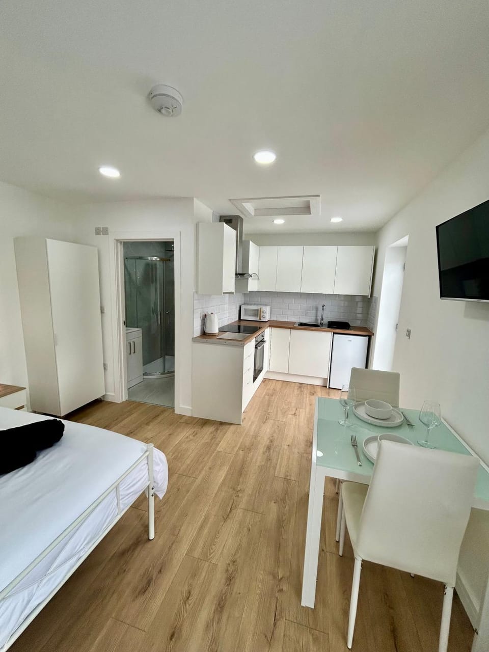 Kitchen or kitchenette, Photo of the whole room, Dining area