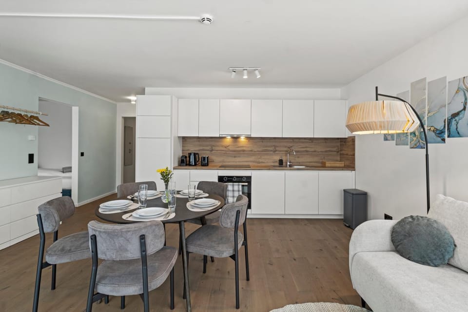 Kitchen or kitchenette, Living room, Seating area, Dining area, dishwasher, oven, stove