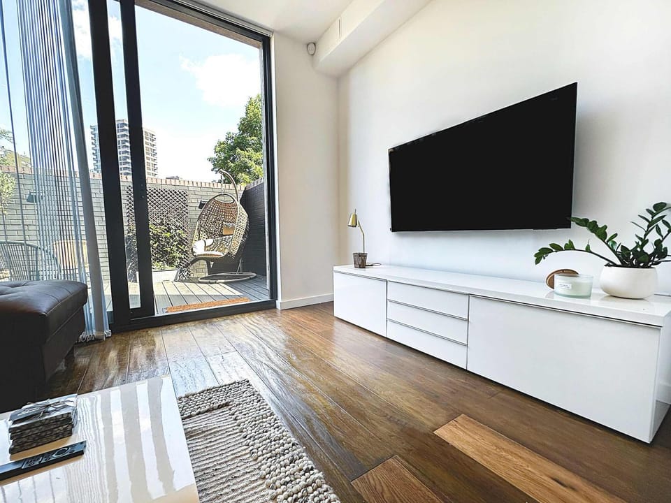 Beautiful London Townhouse - 5 mins from Queens Road Station House in London Borough of Southwark