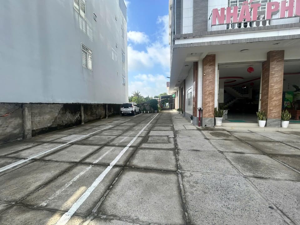 Neighbourhood, Parking