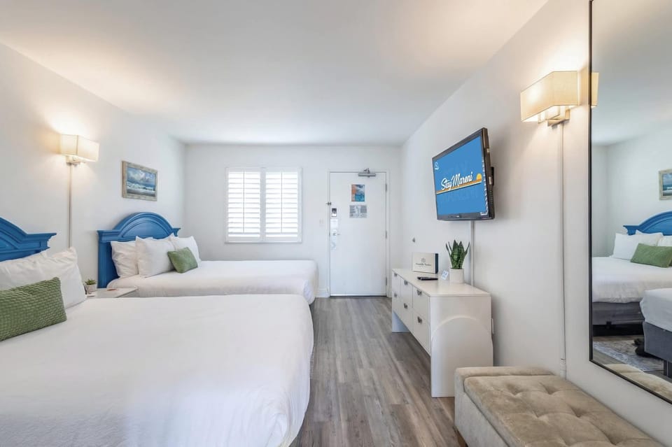 Beach Haven by StayMareni - Oceanfront 1BR House in Myrtle Beach