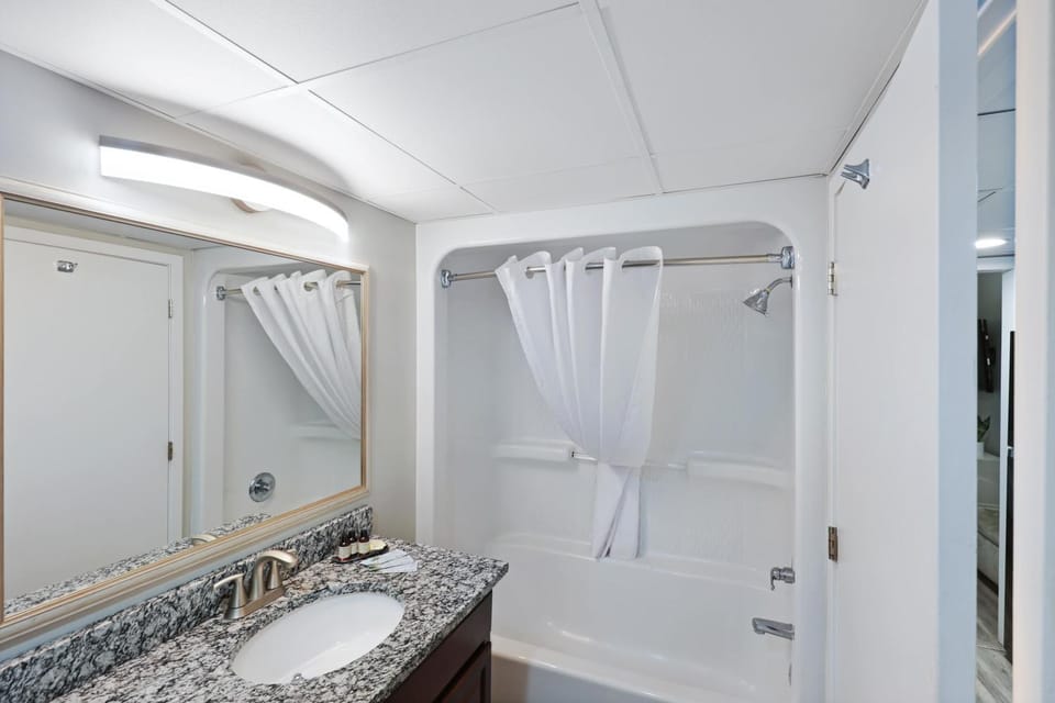 Beach Haven by StayMareni - Oceanfront 1BR House in Myrtle Beach