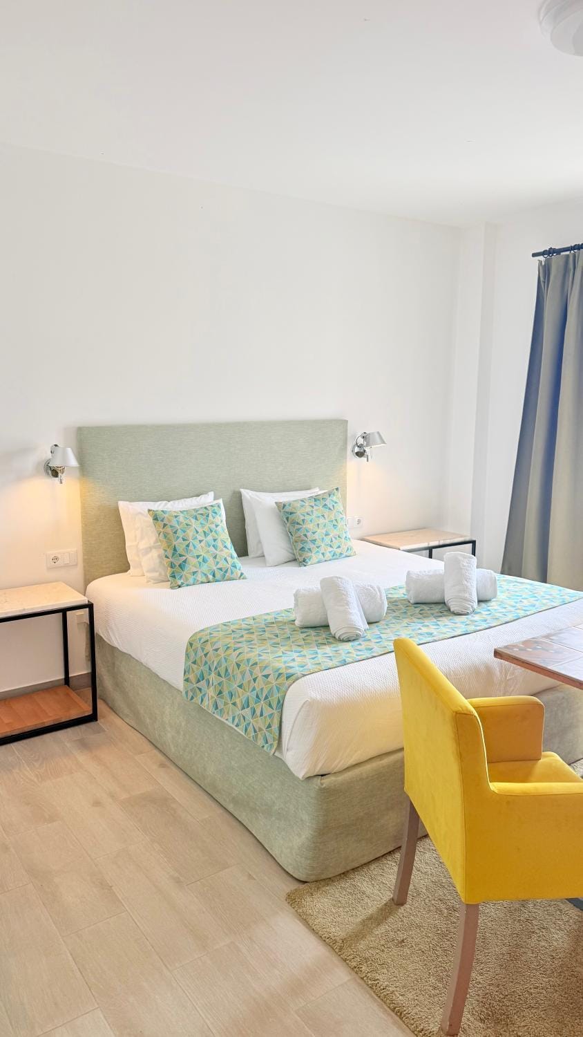 O Tourinho Ferrel Bed and Breakfast in Peniche