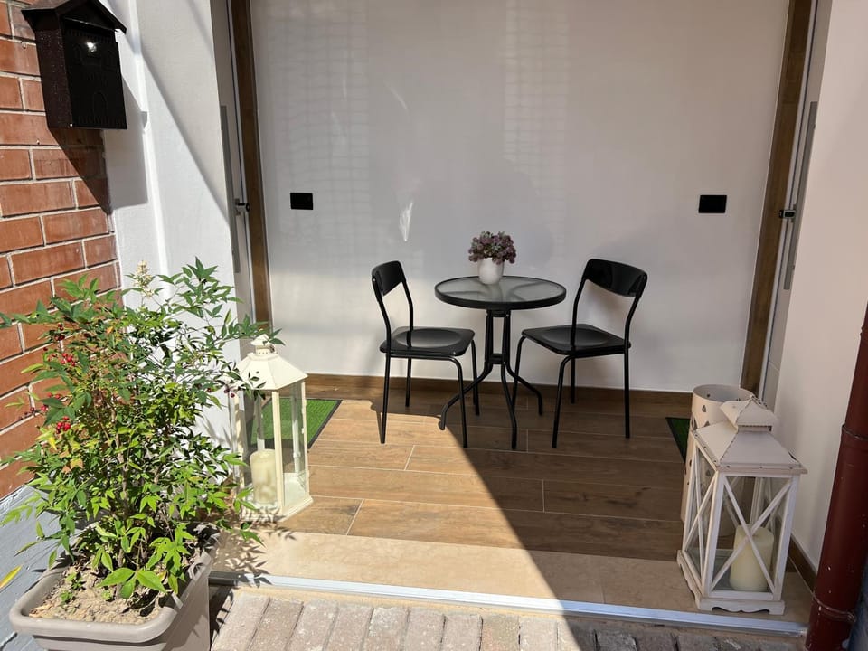 Patio, Day
