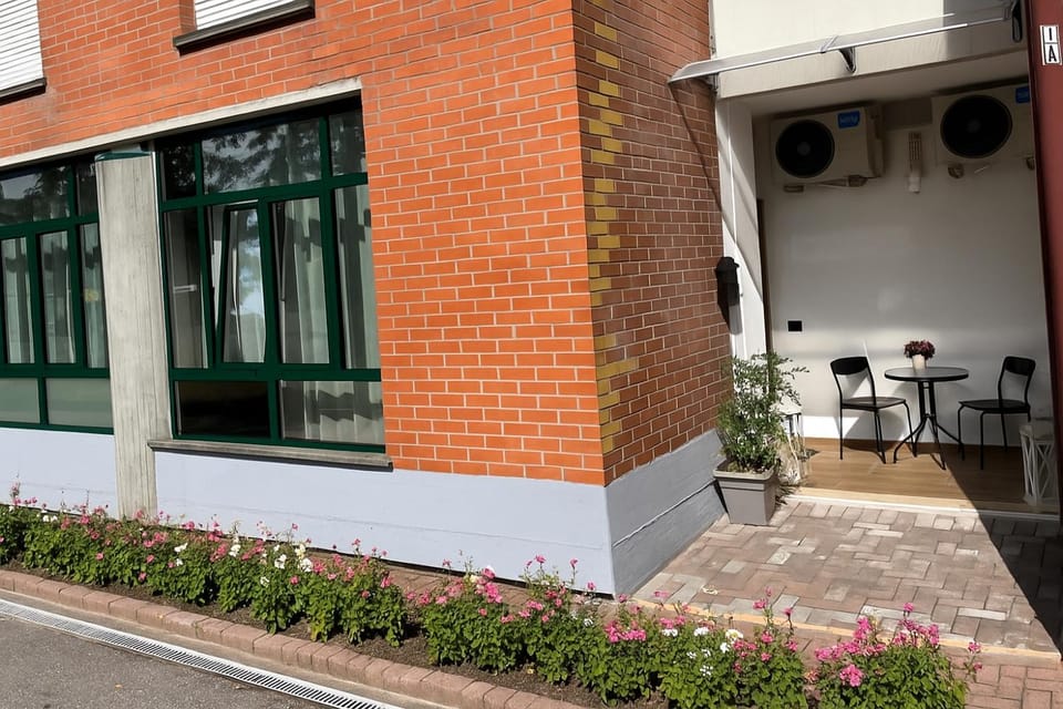 Property building, Patio, Day
