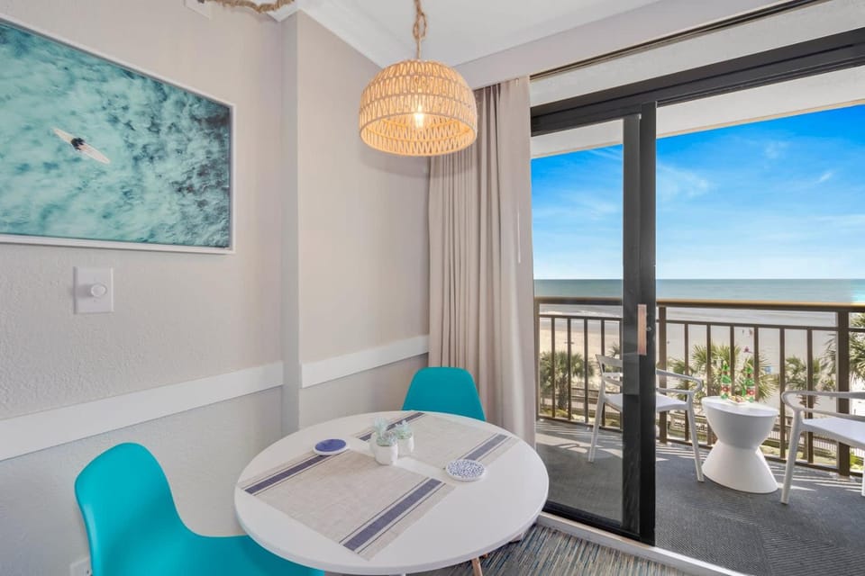 Surf Pavilion by StayMareni - Neon 2 Queen Beds Suite House in Myrtle Beach