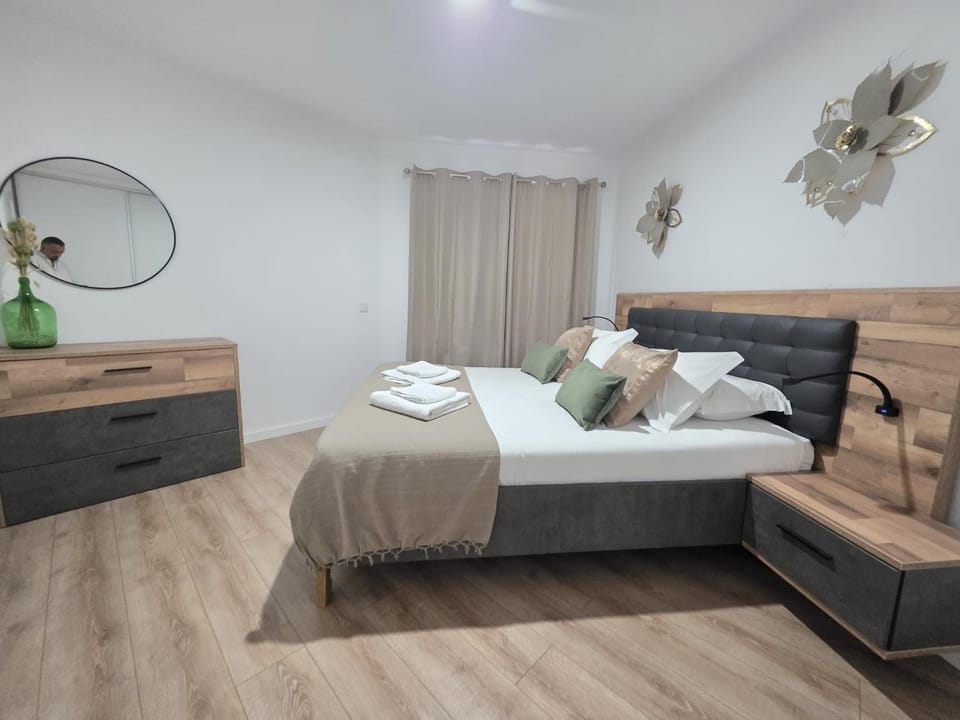 Bed, Living room, Bedroom