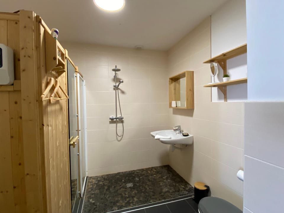 Alpe d'Huez Houses - Chalet Alpema 1 - Appartement 4 chambres Côté Rousse Apartment in Huez