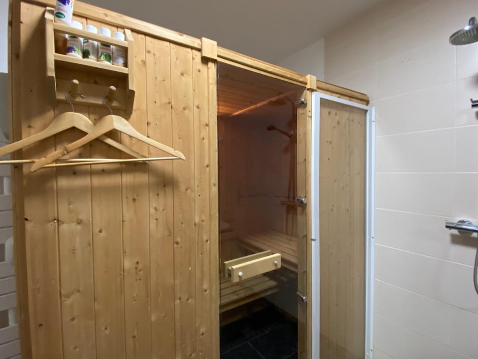 Alpe d'Huez Houses - Chalet Alpema 1 - Appartement 4 chambres Côté Rousse Apartment in Huez