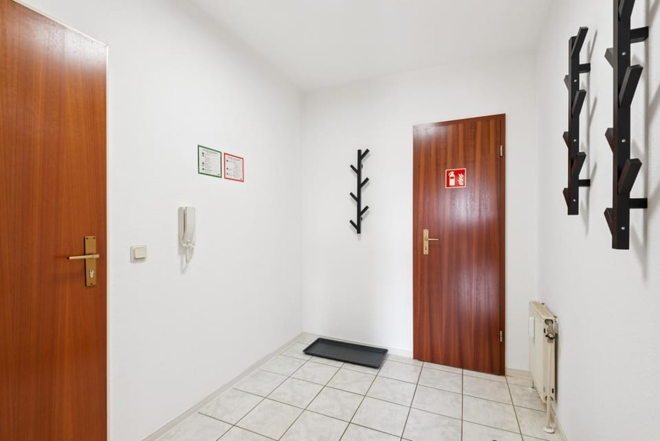 Facade/entrance, Decorative detail, heating