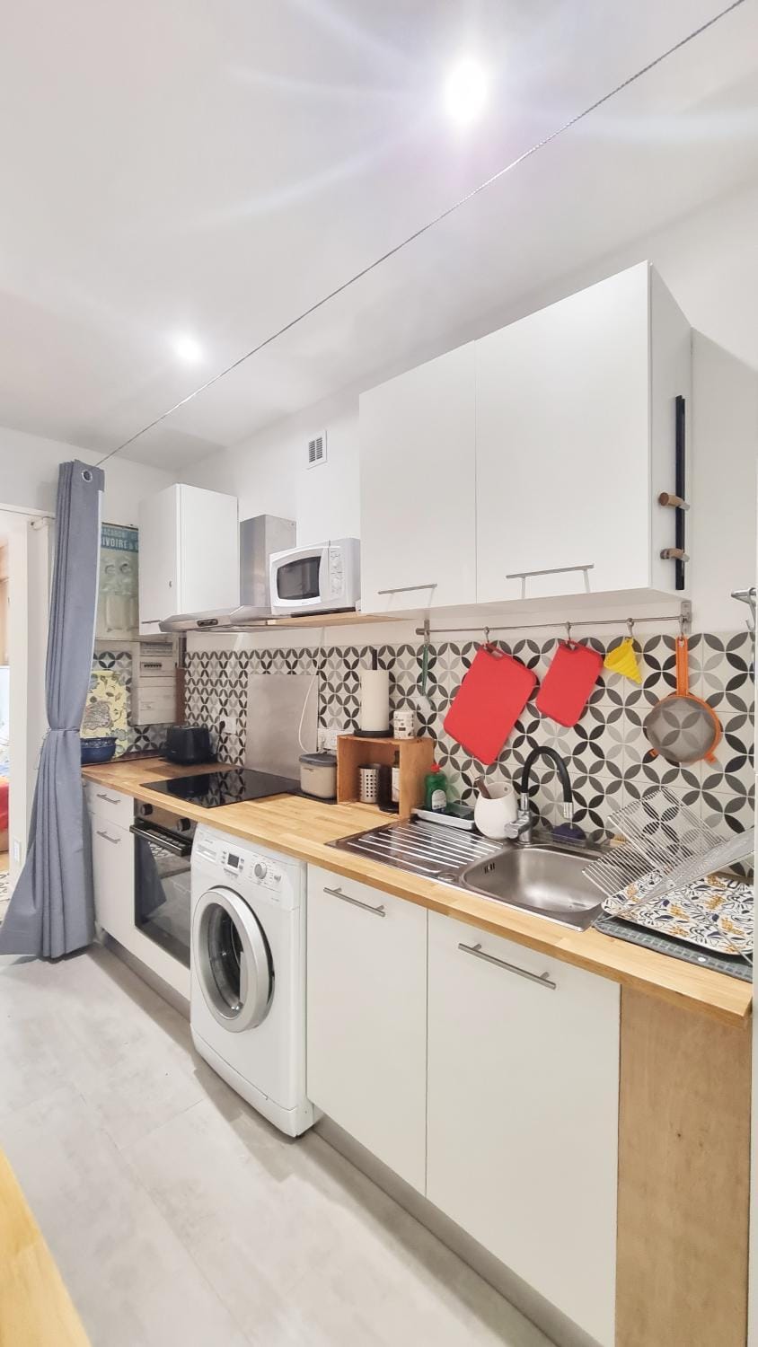 Kitchen or kitchenette