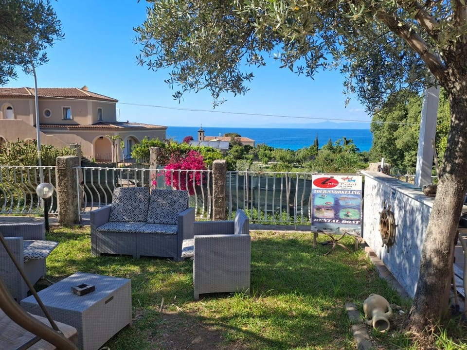Garden, Sea view