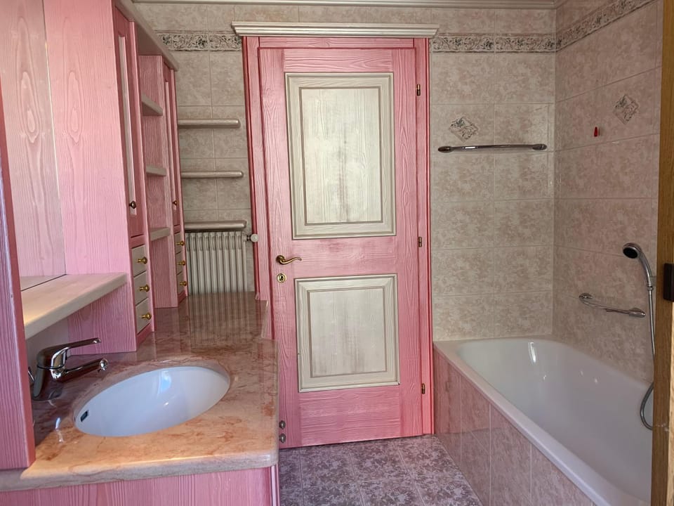 Bathroom, Bath