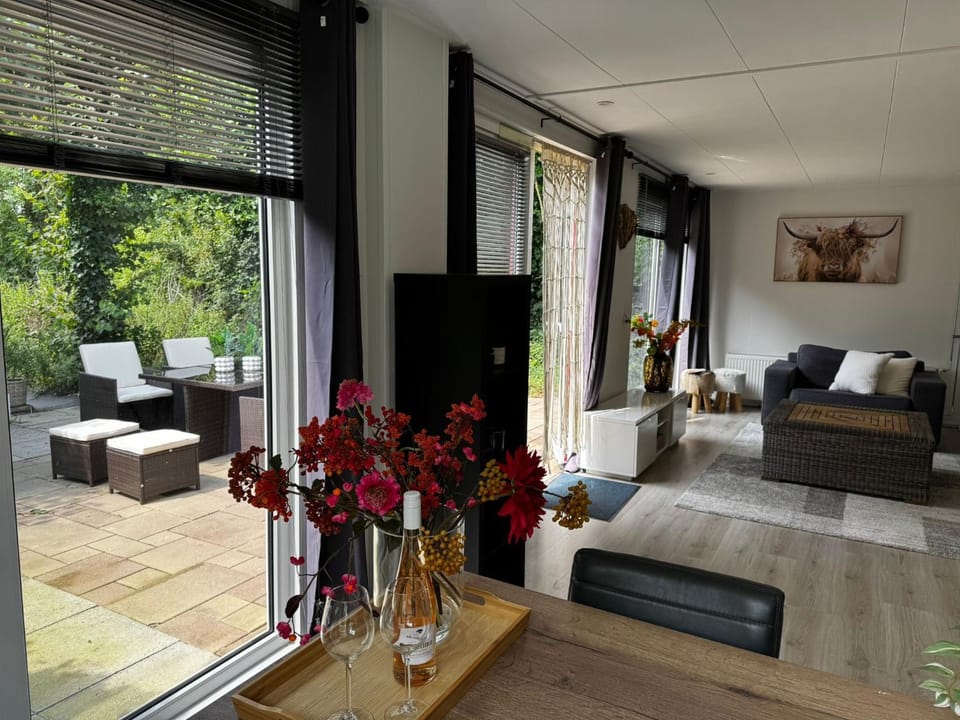 Garden, Living room, Seating area, Garden view