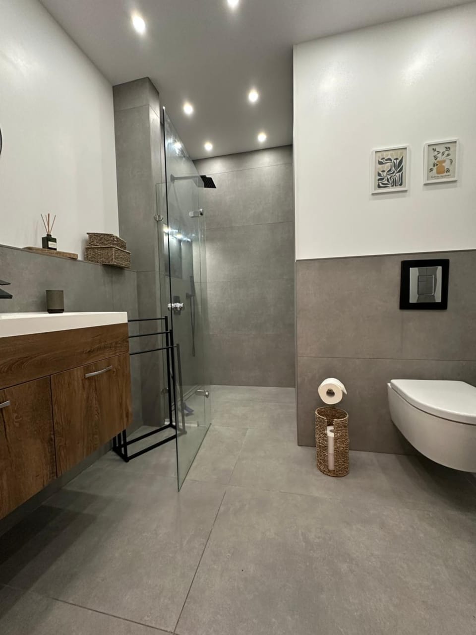 Shower, Toilet, Bathroom
