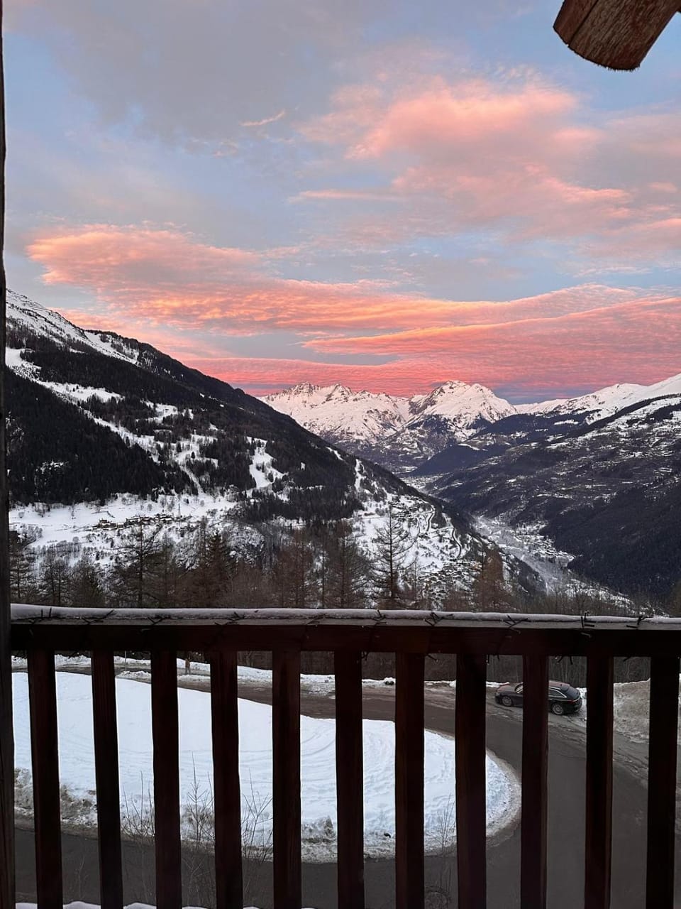 Day, Natural landscape, Winter, View (from property/room), Balcony/Terrace, Mountain view, Sunrise, Sunset