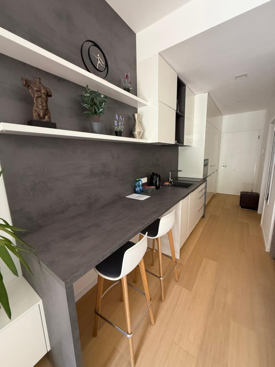 Moderný 1-izbový apartmán s terasou, raňajkami a parkovaním Apartment in Bratislava