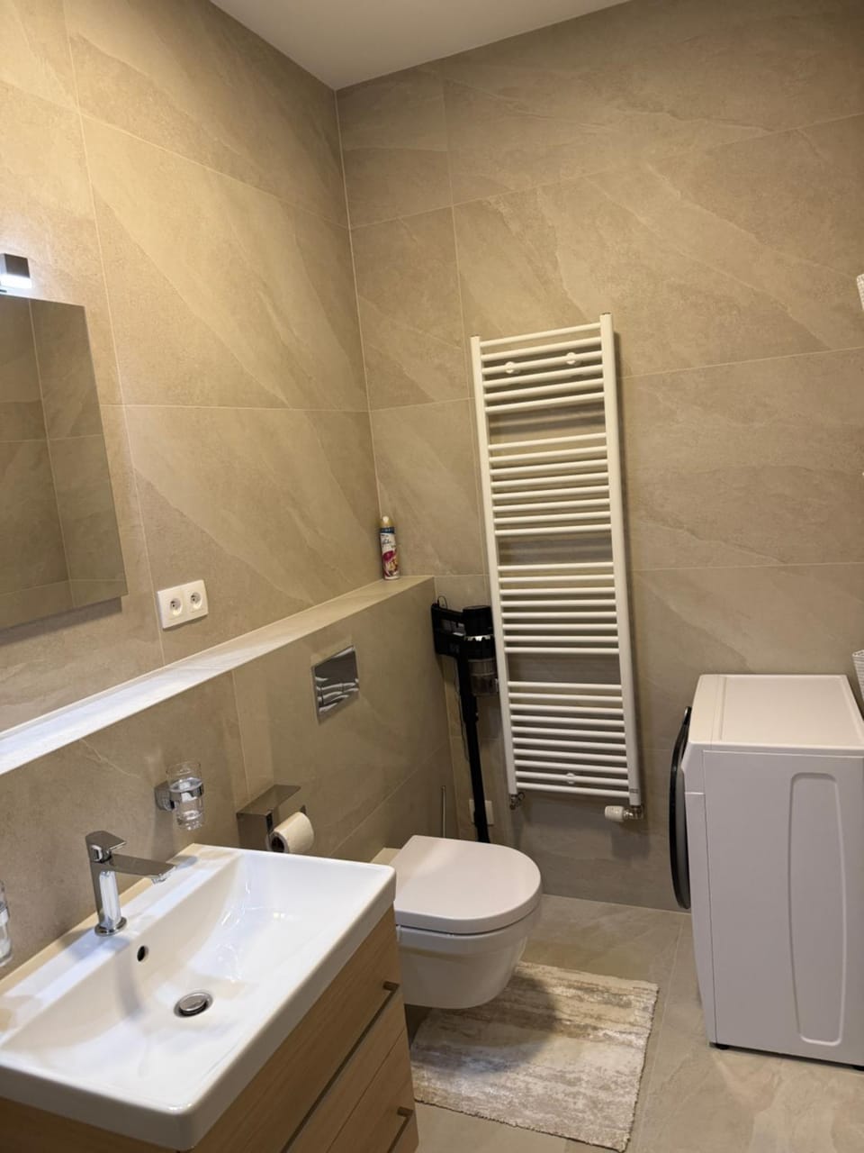 Moderný 1-izbový apartmán s terasou, raňajkami a parkovaním Apartment in Bratislava