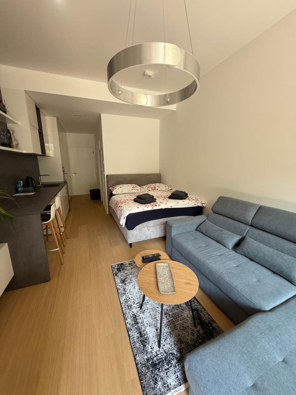 Moderný 1-izbový apartmán s terasou, raňajkami a parkovaním Apartment in Bratislava
