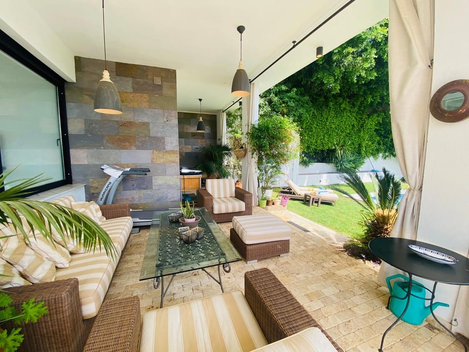 Patio, Spring, Day, BBQ facilities, Garden, View (from property/room), Balcony/Terrace, Seating area, Garden view, Swimming pool, sunbed