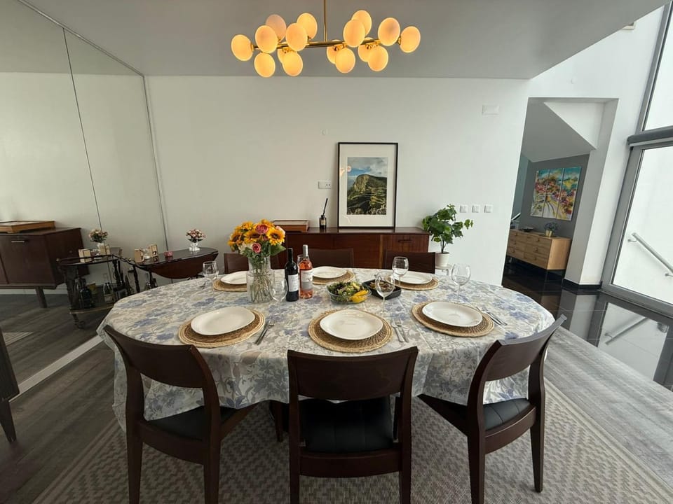 Food and drinks, Dining area
