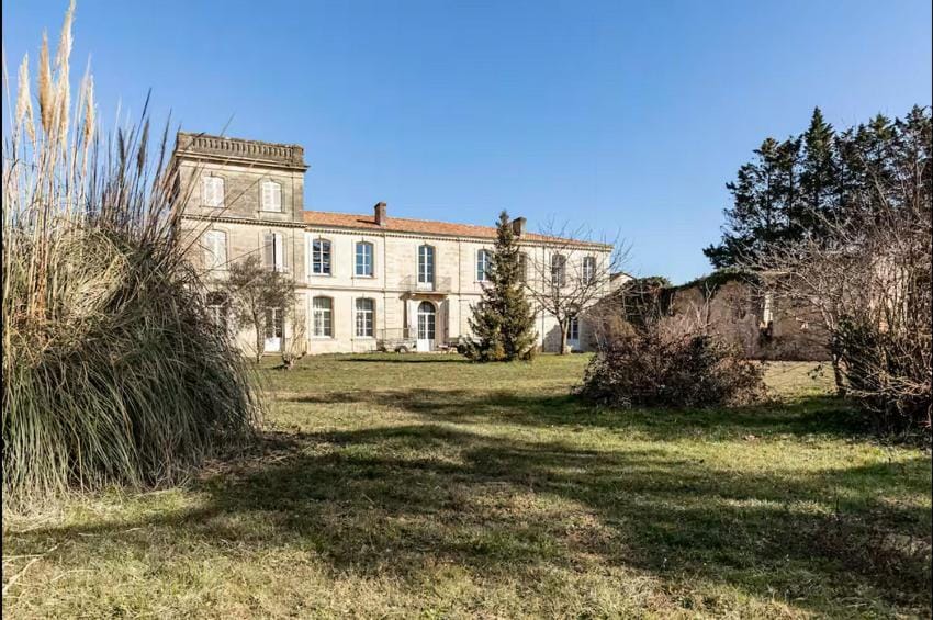 Property building, Spring, Day, Natural landscape, Garden, Garden view, Landmark view