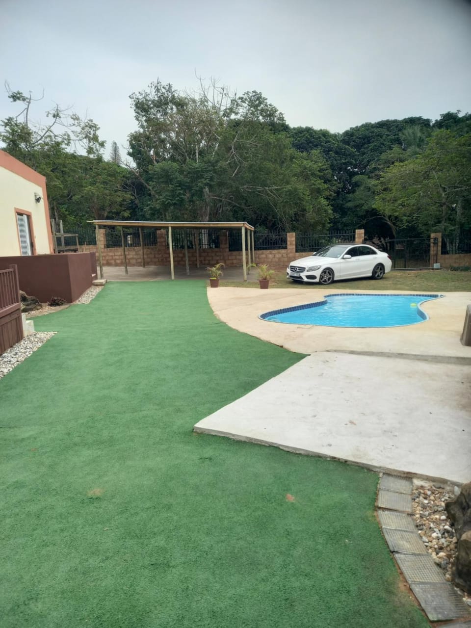 Ocean Wave Chalets Unit 2 Apartment in KwaZulu-Natal