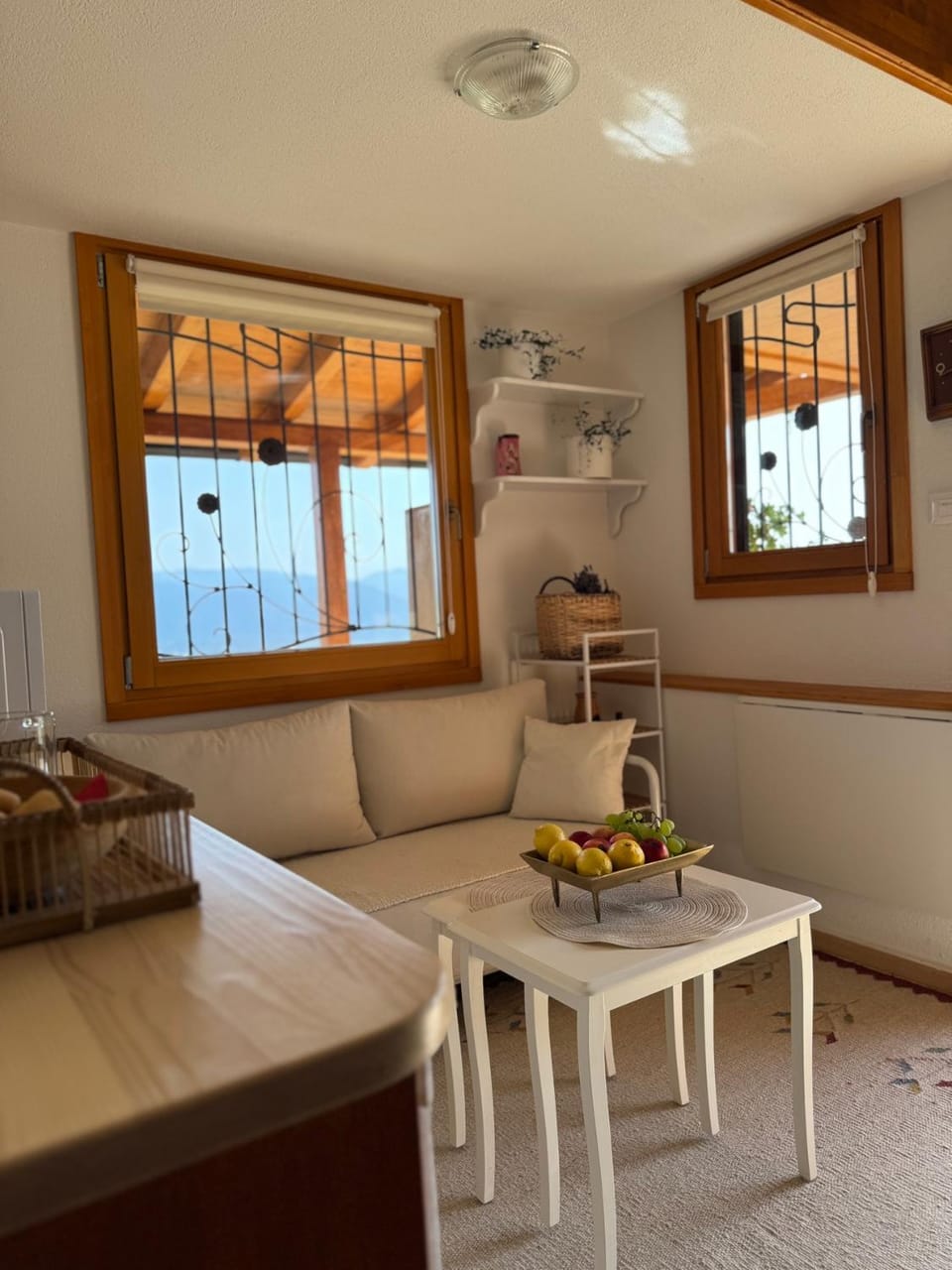 Kitchen or kitchenette, Living room, Seating area