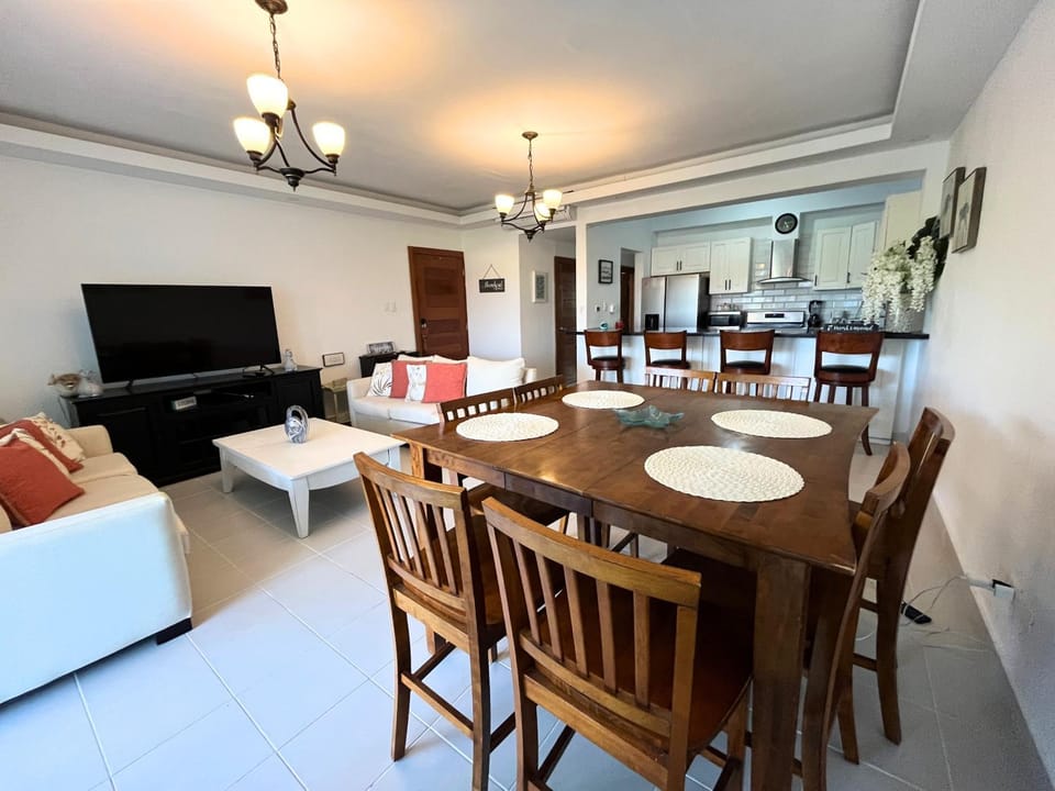 TV and multimedia, Kitchen or kitchenette, Living room, Seating area, Evening entertainment