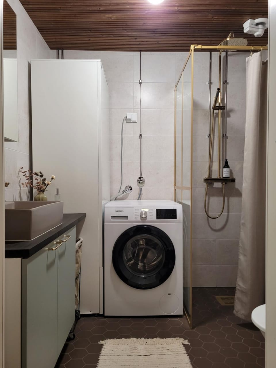 Shower, washing machine
