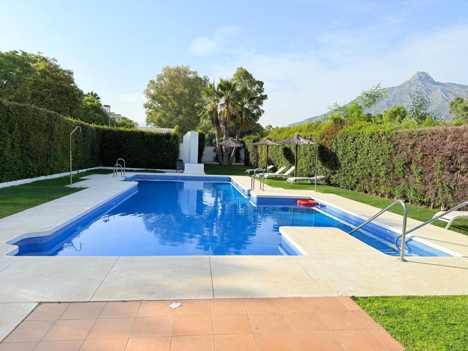 Los Naranjos Banus House Apartment in Marbella