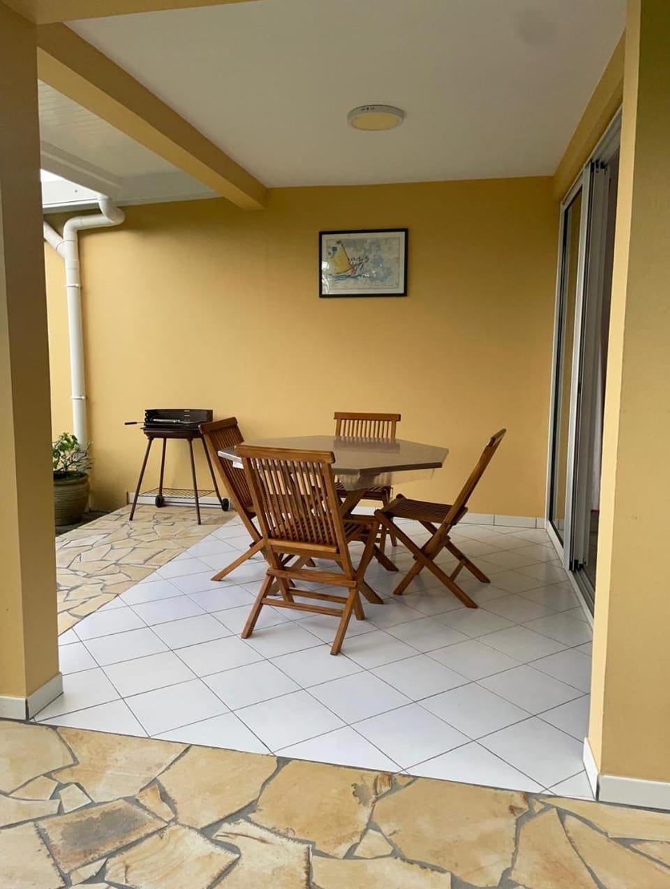 Patio, Dining area