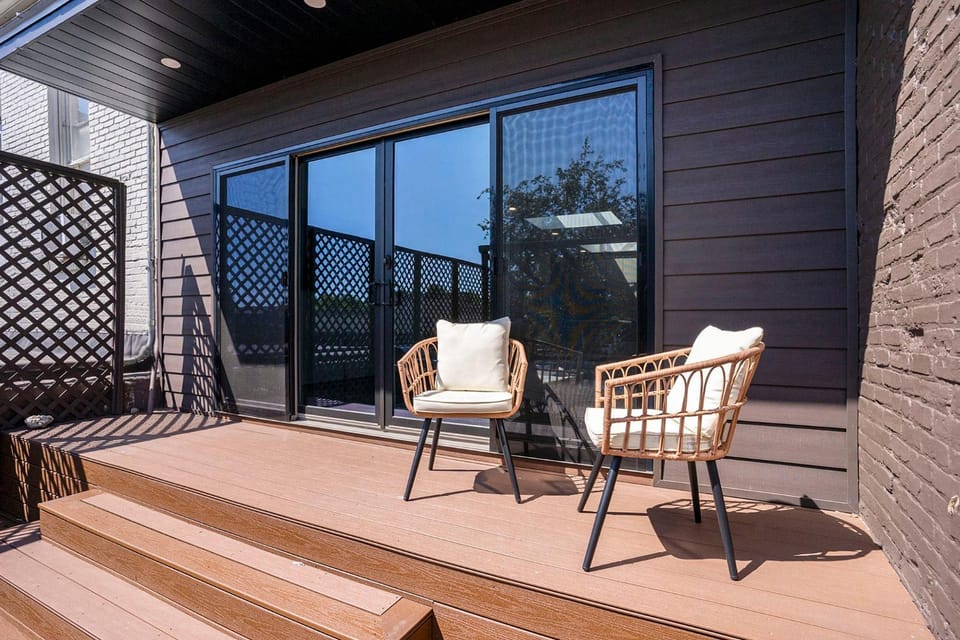 NEW Love Mi Getaway Loft with Deck on Washington Ave 110 Apartment in Grand Haven