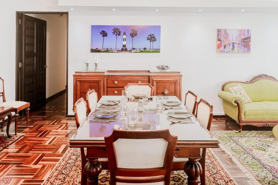 Elegant 2BR Scenic Balcony Apartment in Miraflores